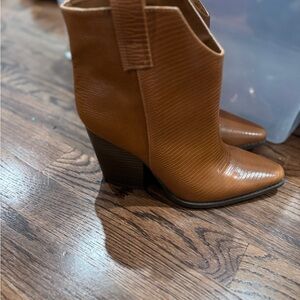 Qupid Tan Heeled Boots